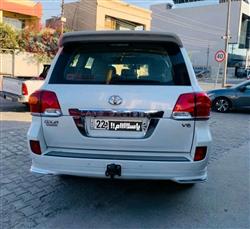 تۆیۆتا لاند کروزەر